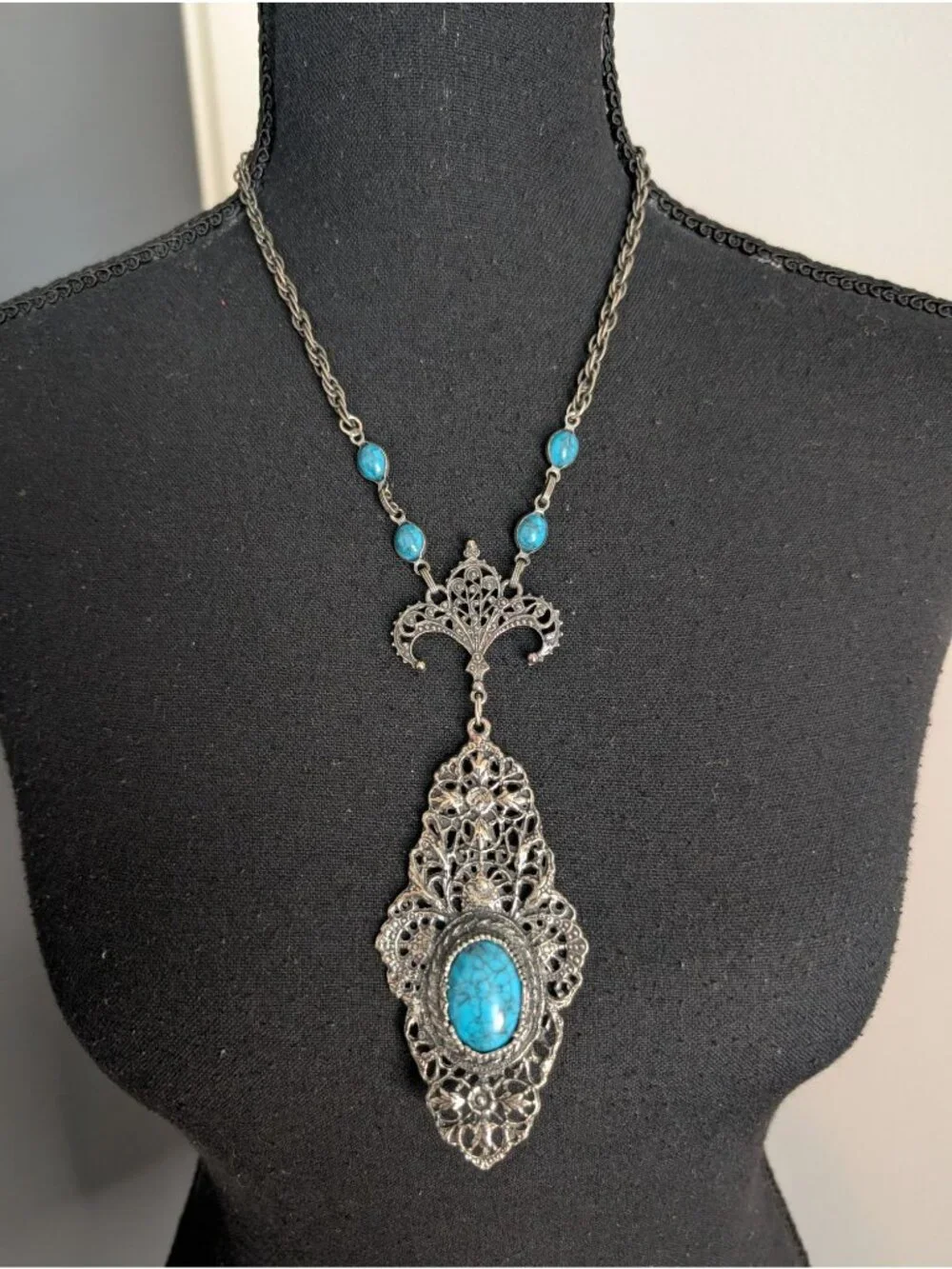 Vintage Silver-Tone Filigree Pendant Necklace With‎ Faux Turquoise Stones